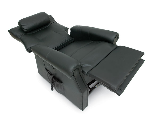 Le fauteuil Grand Luxe est entièrement recouvert de cuir